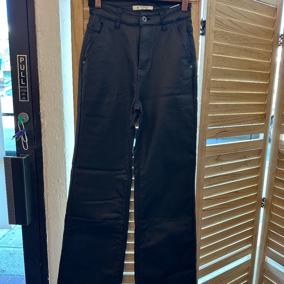 Femme fatale coated flare vegan F24-45P